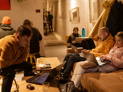 Графіки відключень світла на 13 березня: мешканців Дніпропетровщини попередили про обмеження