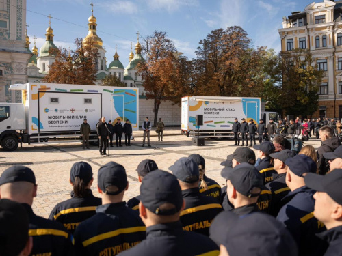 В громадах Дніпропетровщини діти вчитимуться в “школах на колесах”