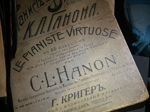 Замість Європи - до суду: на кордоні затримали дніпрянина з контрабандним стародруком 