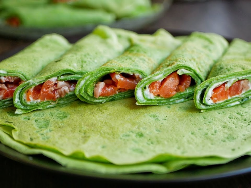 Приготуйте зелені млинці зі щавлем — яскравий весняний сніданок квітня