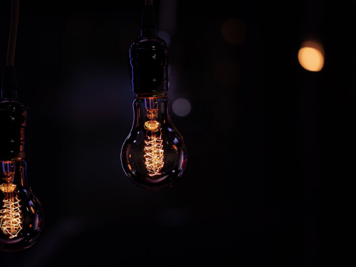 У Кам'янському в понеділок, 22 грудня, вимикатимуть світло: графік та адреси відключень