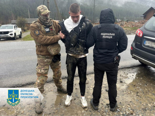 Замість грошей - в'язниця: правоохоронці затримали кам'янчанина, який "допомогав" чоловікам втекти за кордон 