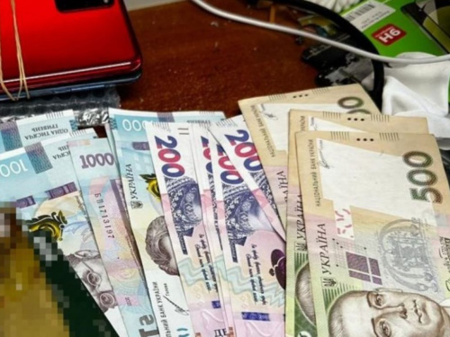 Афера на мільйони: "адвокатка" з Дніпропетровщини "розвела" на гроші військовослужбовців