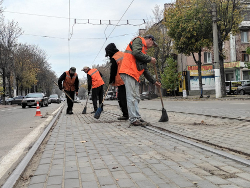 Кам'янське готують до осінньо-зимового періоду - фотофакт