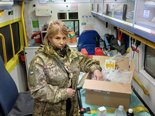 Від ресторану до передової: бойова медикиня "Сура" з Дніпропетровщини рятує життя на фронті