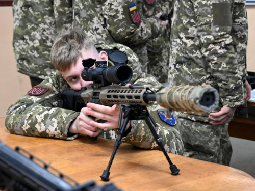 Заява МОН про скасування обов&#039;язкової військової підготовки для студентів виявилася &quot;вирваною з контексту&quot; - подробиці
