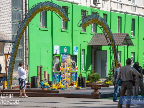 У Кам’янському встановили меморіал на честь загиблих воїнів