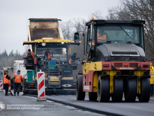 Дніпропетровщина тримає логістику країни: як відновлюють дороги після холодів