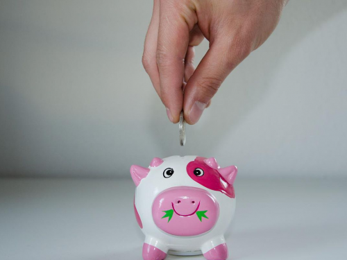 Як накопичити велику суму на мінімальній зарплаті: прості поради фінансистів, які працюють без зусиль