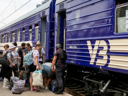 Мешканці прифронтових громад Дніпропетровщини можуть евакуюватися до Закарпаття: куди звертатися