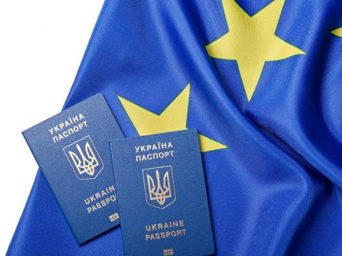 Нові правила в’їзду до ЄС для українців з 12 жовтня 2025: що зміниться