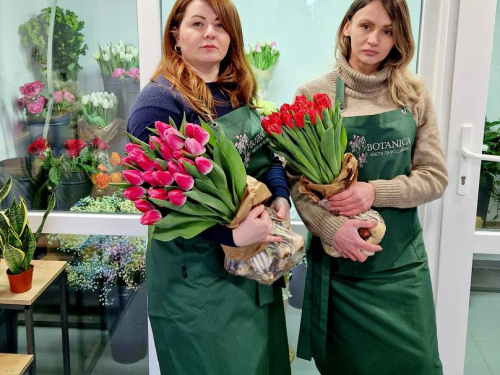 Квіткова феєрія масштабувалась завдяки державному гранту - мешканка Верхньодніпровська втілила свої мрії