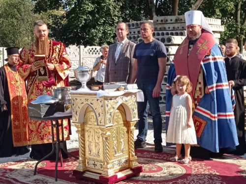 У Кам'янському заклали капсулу під будівництво першого на Дніпропетровщині сучасного храму ПЦУ