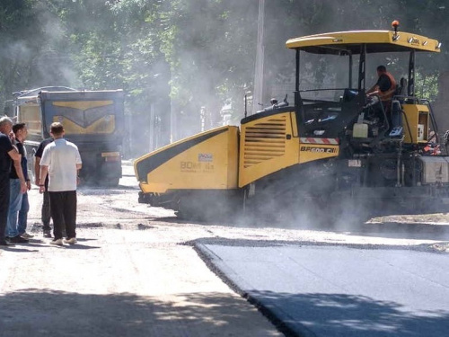 У Кам’янському витратять понад 60 млн грн на ремонт дворів і тротуарів: де саме проводитимуть роботи