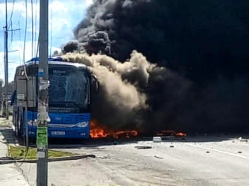 Ракета влучила у автобус з медиками