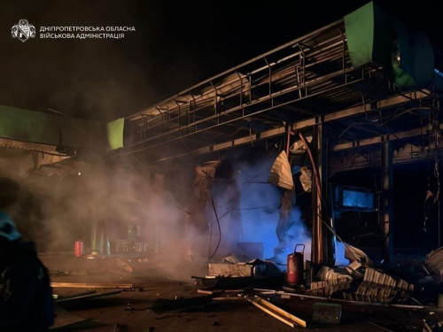 Нічна атака БПЛА на Дніпропетровщину: у Кам’янському через влучання дрона горіла АЗС