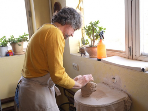 Магія глини: гончар із Дніпра створив рекорд України на колишньому смітнику