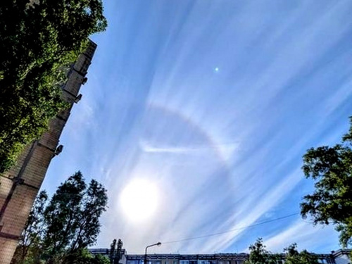 Небесне диво - у Кам'янському спостерігали унікальне атмосферне явище