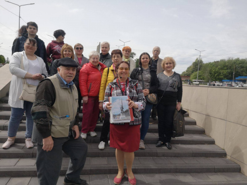 «Горплощадка» у фактах: благодійна екскурсія Кам’янським зібрала кошти для ЗСУ