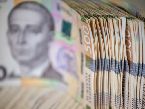 Кадровий голод: бізнес шукає студентів і пенсіонерів, пропонуючи шалені гроші