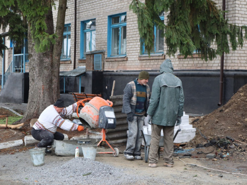 Протирадіаційне укриття в лікарні Кам'янського району зможе вмістити понад 260 осіб - триває ремонт