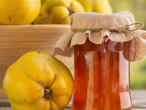 &quot;Золотий&quot; смак осені: три найкращі рецепти варення з айви