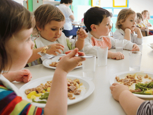 Весняне меню зі змінами: що більше не даватимуть дітям у дитячих садочках Кам'янського