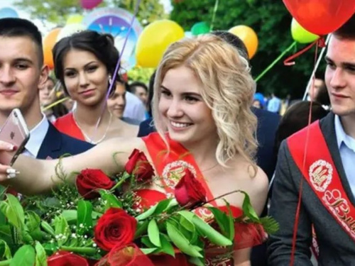 Випускний-2026 в Україні різко подорожчав