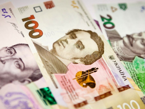 Допомогу вразливим категоріям  українців продовжили до кінця липня 2025 року: хто отримає виплати