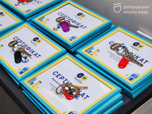 На Дніпропетровщині 21 родина з Маріуполя отримала ключі від повністю укомплектованого житла - подробиці