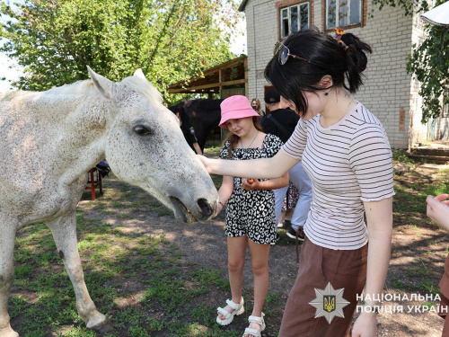Ветерани та діти відвідали кінну ферму