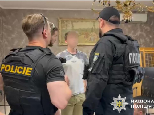 В Україні викрали міжнародну банду псевдобанкірів - "мозок" шахраїської схеми знаходився у Дніпрі