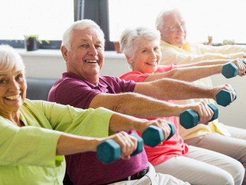 Активне життя після 60: у Кам’янському відкрили Центр дозвілля для людей поважного віку