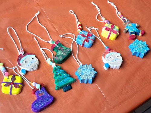 Творчість, що об'єднує: у Кам’янському маріупольці створювали різдвяні обереги