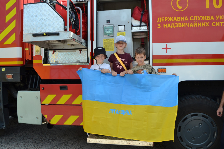 Рятувальники-переселенці провели екскурсію для дітей ВПО