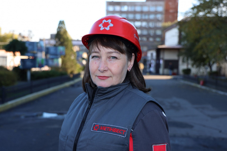 Коли Попелюшка "танцює" з гарячим шлаком: незвичайна професія на Каметсталі