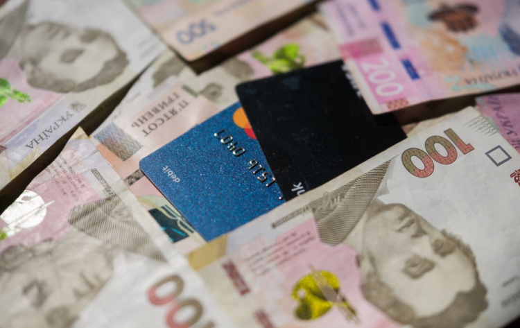 Чому затримують виплати ВПО у лютому 2026 – причини та що робити