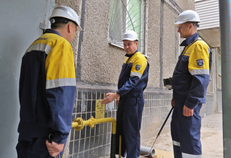 В Кам’янському у травні газовики перевірять стан мереж загального користування у багатоповерхівках: графік та адреси