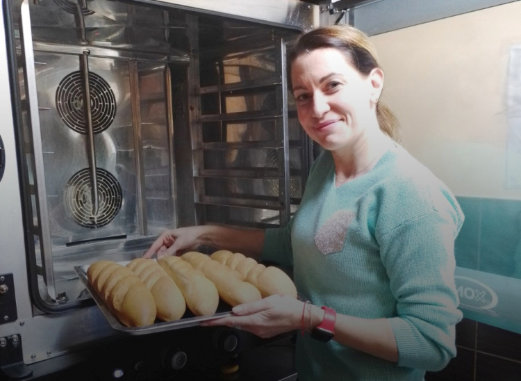 "Власна справа": завдяки гранту у Верхньодніпровську з'явилася пекарня з ароматом круасанів