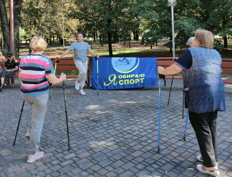 У Кам'янському для дітей та дорослих провели спортивні активності на свіжому повітрі