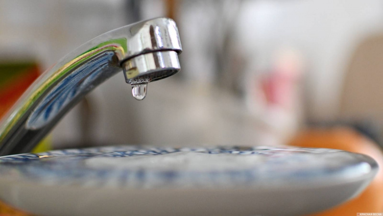 Більше ніж 370 квартир у Кам'янському лишилися без води  через аварію на водоводі