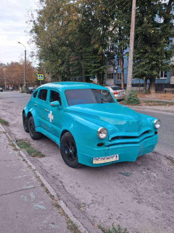 На Дніпропетровщині помітили унікальний шестиколісний автомобіль «ПЕРЕМОГА»: кому він належить