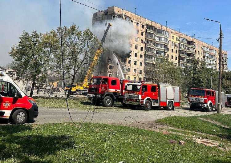 Кривий Ріг: ракети влучили у 9-поверхівку та навчальний заклад, 5 загиблих і 43 поранені