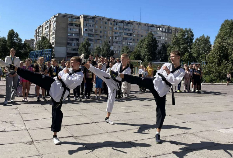 У Кам’янському вихованців ДЮСШ урочисто відкрили шкільну спартакіаду 