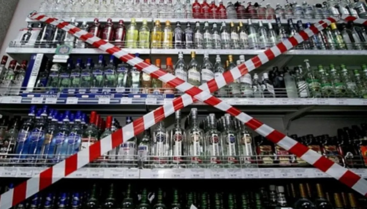 У Дніпрі хочуть продавати алкоголь довше: міськрада готує відповідне рішення
