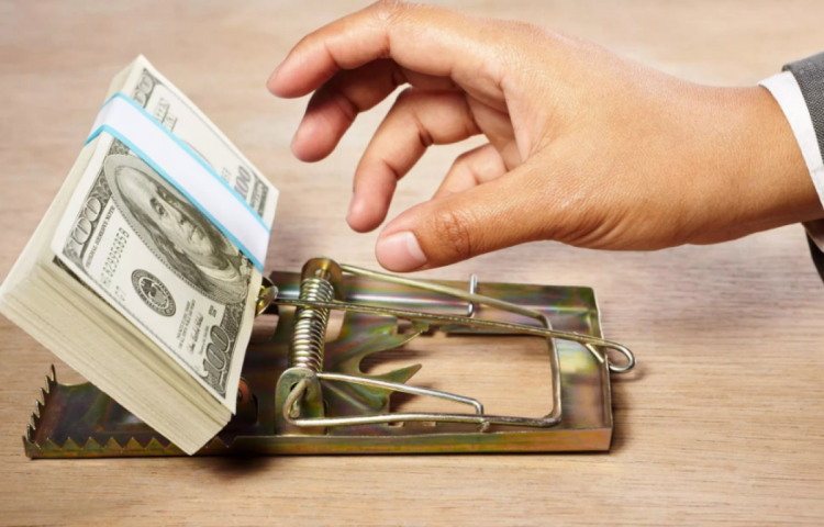 Кредитна пастка: фінансовий експерт назвала критичні помилки, через які українці втрачають майно