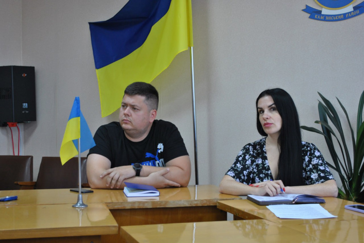 Кам’янське ділиться досвідом з районом: як протидіяти нелегальному продажу алкоголю та тютюну