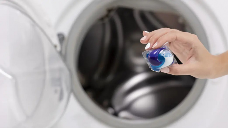 Як правильно використовувати капсули для прання: поради досвідчених господинь