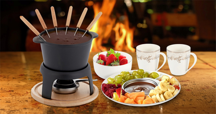 Здивуйте всіх ніжним шоколадним фондю з фруктами — десерт, від якого неможливо відірватися!