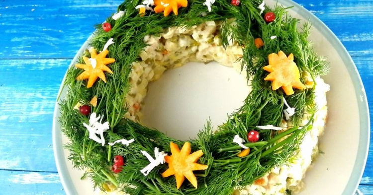 Салат з куркою «Різдвяний вінок»: як приготувати оригінальну страву на святковий стіл